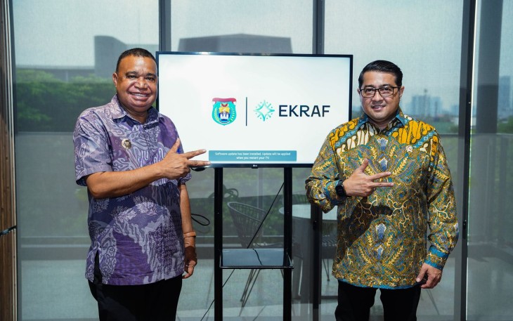 Menteri Ekraf Teuku Riefky dalam pertemuan dengan Bupati Kabupaten Kepulauan Yapen Benyamin Arisoy, Kamis (28/8) di Cipete, Jakarta.