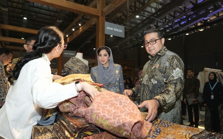 Menteri Ekraf saat membuka acara yang bertema “Sinergi dan Inovasi: Kunci Penguatan Peran UMKM sebagai Motor Penggerak Ekonomi Berkelanjutan”, Kamis, 7 Agustus 2025.