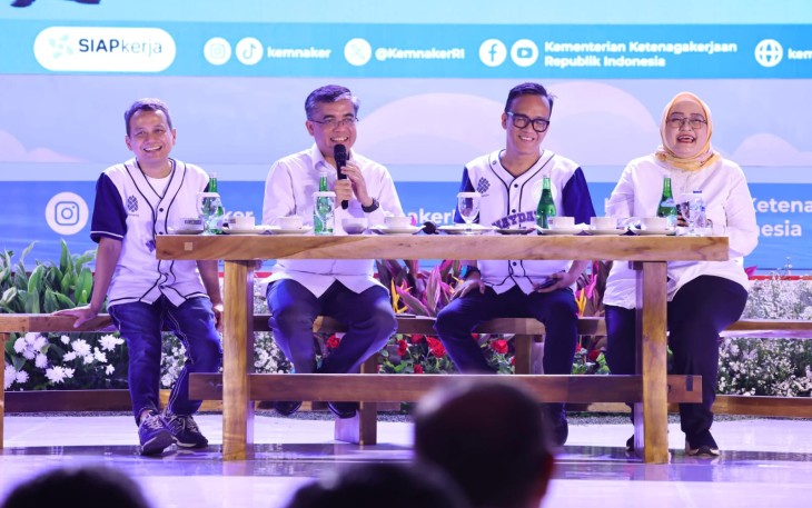 Menteri Ketenagakerjaan, Yassierli saat hadiri peringatan May Day 2025 yang diselenggarakan di Pertamina Arena Simprug, Jakarta Selatan, Kamis (1/5/2025).