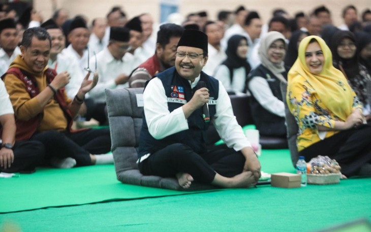 Menteri Sosial Saifullah Yusuf saat memberikan pembekalan mengenai proses bisnis program kerja Kemensos kepada 500 pilar sosial yang hadir di Student Center UIN K.H Abdurrahman Wahid Pekalongan, Rabu (12/2/2025).