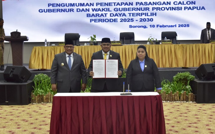Rapat Paripurna Istimewa Penetapan Calon terpilih Gubernur dan Wakil Gubernur Provinsi PBD