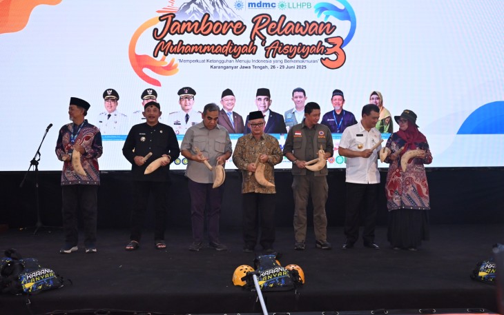 Pembukaan Jambore Nasional (Jamnas) ke-3 Relawan Muhammadiyah-Aisyiyah, di Graha Sunan Lawu, kompleks Tawangmangu Wonderpark, Kamis (26/6/2025).