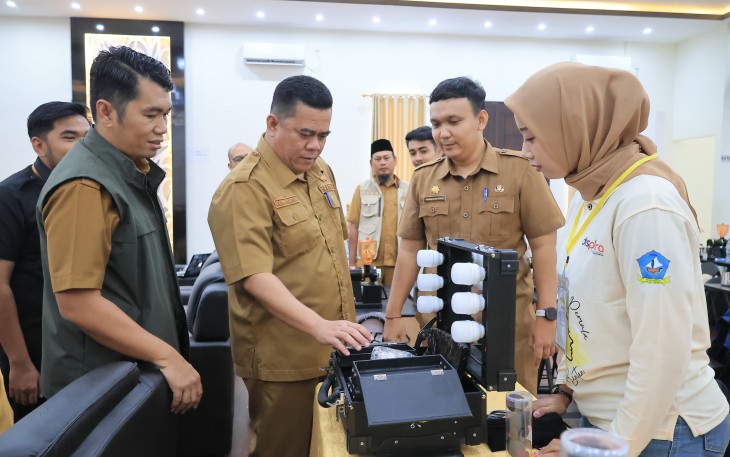 Sekretaris Daerah Kabupaten Bintan Ronny Kartika , Senin (17/02) di Awandari Resort.
