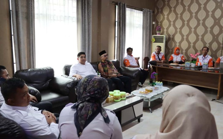 ORLOK Bintan saat melakukan Audiensi bersama Bupati Bintan Roby Kurniawan,di Ruang Kerja Camat Seri Kuala Lobam.