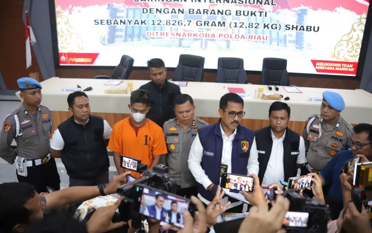 Ditresnarkoba Polda Riau saat gelar konferensi pers, Senin (28/4/2025).
