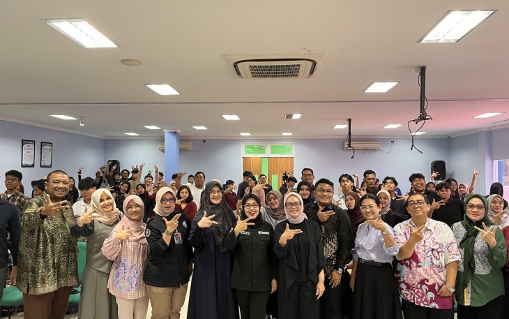 Foto bersama saat acara launching Production House Communication