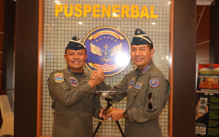 Komandan Puspenerbal saat Terima Courtesy Call Panglima Koarmada ll