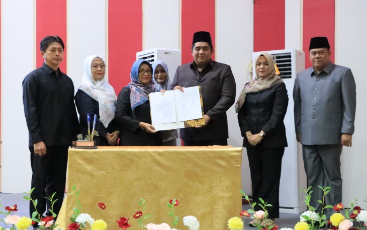 Bupati Bintan Roby Kurniawan menyampaikan ucapan terima kasih atas dukungan dan kerja sama DPRD Bintan dalam membahas dan menyetujui Ranperda tersebut. 