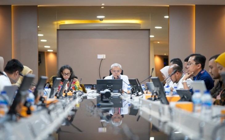 Sekretaris Jenderal Kementerian Ketenagakerjaan (Kemnaker), Cris Kuntadi dalam Rapat Panitia Antar Kementerian/Lembaga (PAK) yang membahas Rancangan Peraturan Pemerintah (RPP) tentang Perubahan atas PP Nomor 7 Tahun 2025. 