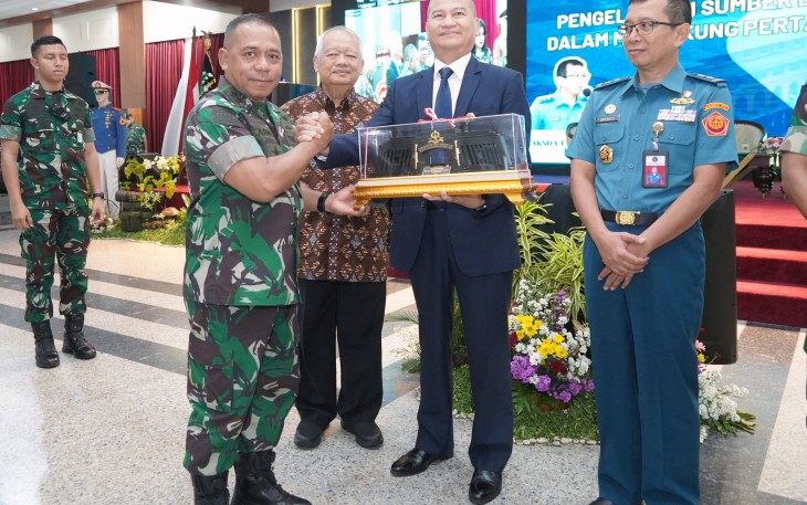 Gubernur Akademi Militer (Akmil), Mayor Jenderal TNI Arnold A.P. Ritiauw, secara resmi membuka Seminar Program Studi Manajemen Pertahanan dan Administrasi Pertahanan