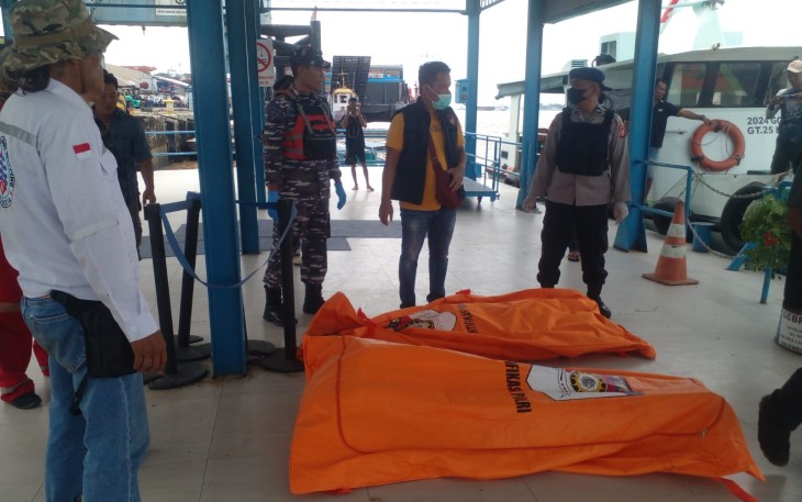 TNI AL Gerak Cepat Evakuasi Dua Jenazah ABK TB Marina Korban Laka Laut di Perairan Gadus Palembang 