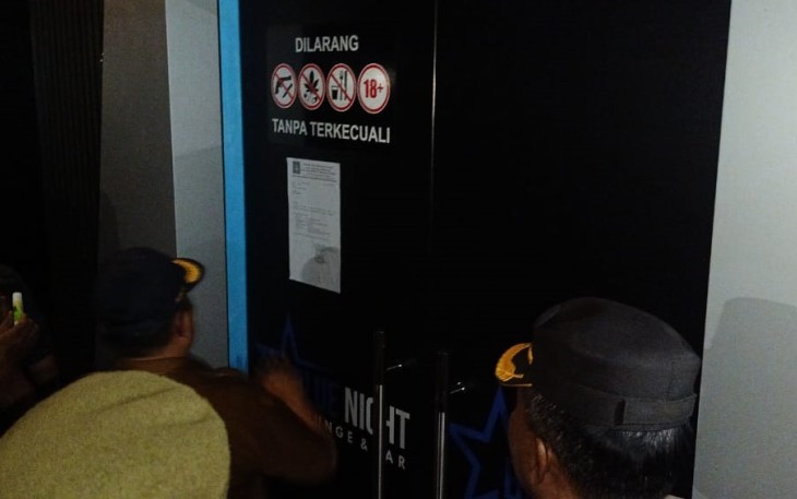 THM Blue Night dan Bar di Dusun Ban Rejo, Desa Emplasemen, Sei Bingai, Kabupaten Langkat, disegel Tim Gabungan pada Selasa malam, 25 November 2025. 