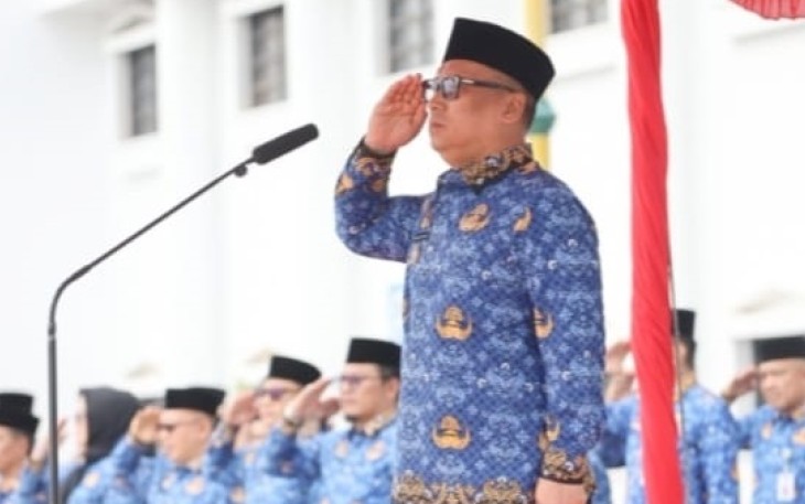 Wagub Nyanyang saat Pimpin Upacara HUT ke-54 KORPRI