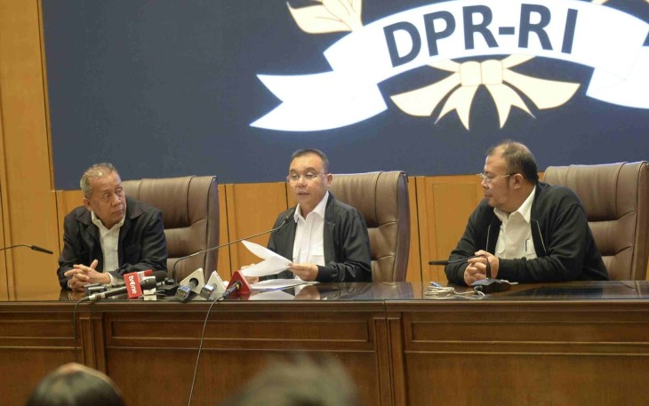 Wakil Ketua DPR RI Sufmi Dasco Ahmad dalam konferensi pers di Kompleks Parlemen, Senayan, Jakarta, Jumat (5/9/2025).