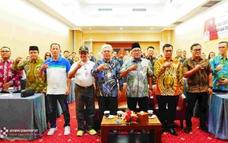Wali Kota Tanjungpinang, Lis Darmansyah saat menghadiri sekaligus membuka secara resmi kegiatan Bimbingan Teknis (Bimtek) Kepada Pelaku Usaha Tahun 2025.