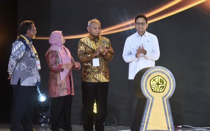 Wamen ESDM Yuliot saat resmi membuka Indonesia’s Oil and Gas Exploration 2025