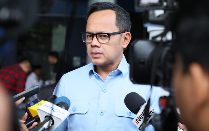Wamendagri Bima Arya Sugiarto usai memantau langsung proses pemeriksaan kesehatan kepala daerah terpilih di Kantor Pusat Kementerian Dalam Negeri (Kemendagri), Jakarta, Minggu (16/2/2025).