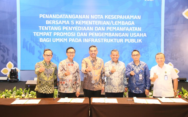 Wamendagri Bima Arya Sugiarto pada Rapat Koordinasi Infrastruktur Publik dan Pembiayaan Kredit Usaha Rakyat (KUR) di Ayana Midplaza, Jakarta, Kamis (27/11/2025).