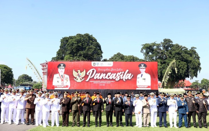 Danrem 081/DSJ, Kolonel Arm Untoro Hariyanto usai mengikuti upacara peringatan Hari Lahir Pancasila di wilayah Jawa Timur yang dilaksanakan terpusat di Alun-Alun Kota Blitar, Senin (2/6/2025)