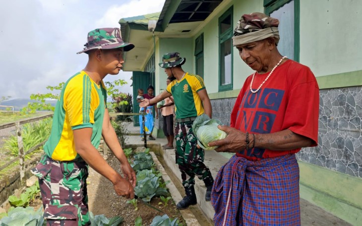 Pos Fohuk Laksanakan Penyuluhan dan Panen Sayur di Desa Loonuna