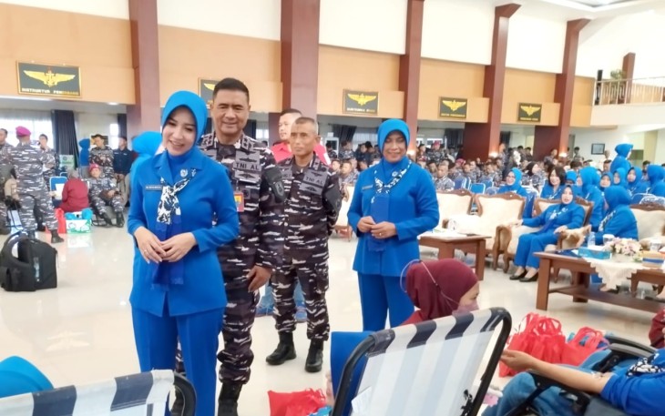 Ketua PJS DPD Jatim dan Kadispen Puspenerbal Kontribusi Donor Darah bersama 1.069 Prajurit 