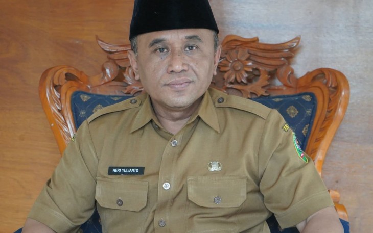 Heri Julianto, Kepala Dinas Perindustrian dan Tenaga Kerja Kabupaten Trenggalek, saat di konfirmasi