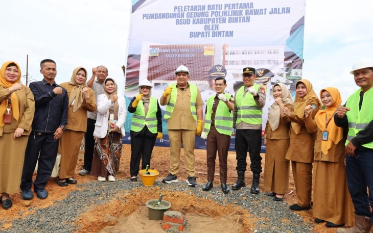 Bupati Bintan Lakukan Peletakan Batu Pertama Pembangunan Poliklinik Rawat Jalan RSUD Bintan