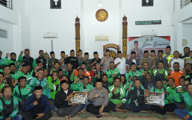 Doa Bersama Polres Ponorogo dan Komunitas Ojol