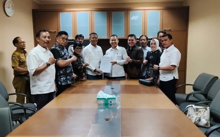 Pimpinan DPRD Provinsi Bengkulu Sampaikan Aspirasi Pendemo ke Kemensesneg RI