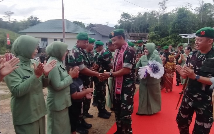 Danrem 121/Abw Brigjen TNI Purnomosidi, S.I.P., M.A.P., M.Han., saat tiba di Makodim 1209/Bengkayang.