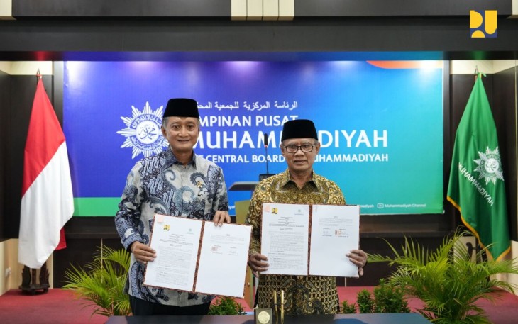 Kementerian Pekerjaan Umum (PU) dan Pimpinan Pusat (PP) Muhammadiyah menandatangani Nota Kesepahaman tentang Sinergi dan Dukungan Pembangunan serta Rehabilitasi Sarana dan Prasarana Pendidikan, Sosial, Peribadatan, dan Kesehatan, di Yogyakarta, Selasa (12/8/2025)