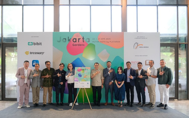 Wakil Menteri Ekonomi Kreatif (Wamenekraf), Irene Umar, menghadiri pembukaan ART Jakarta Gardens 2025 di Hutan Kota by Plataran, Jakarta, Selasa, 22 April 2025
