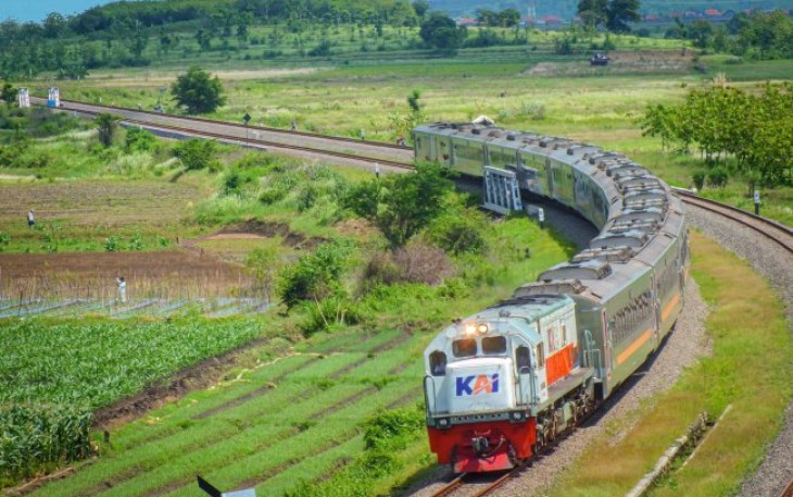 Perjalanan KA Gambir-Surabaya Dibatalkan