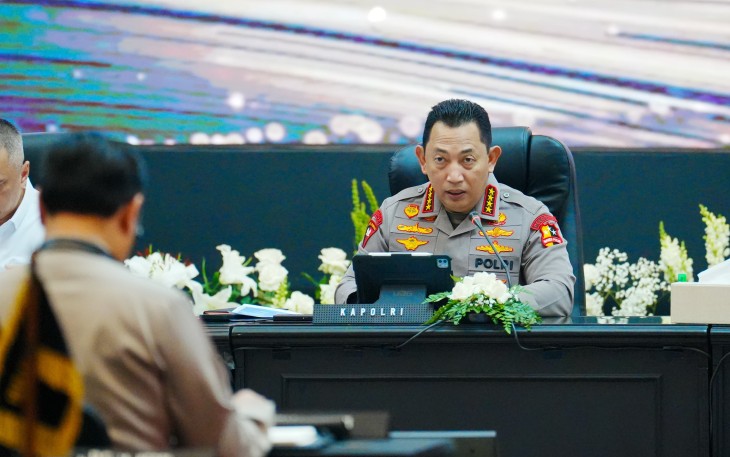 Kapolri Jenderal Pol. Listyo Sigit Prabowo menghadiri rapat lintas sektoral dalam menghadapi arus mudik dan balik Lebaran 2025
