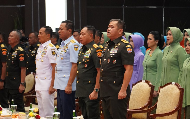 Kasad dan Ketum Persit KCK Hadiri Puncak HUT ke-61 Dharma Pertiwi