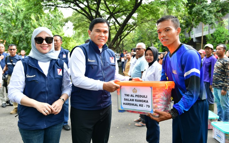 Dankomar Dampingi Kasal Dalam Bakti Sosial