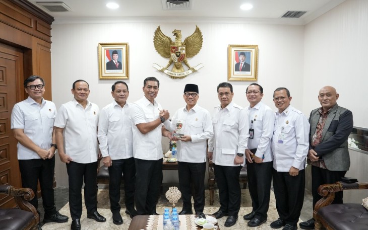 Menteri Desa dan Pembangunan Daerah Tertinggal (Mendes PDT) Yandri Susanto menyambangi Badan Reserse dan Kriminal (Bareskrim) Mabes Polri pada Rabu (18/2/2025)