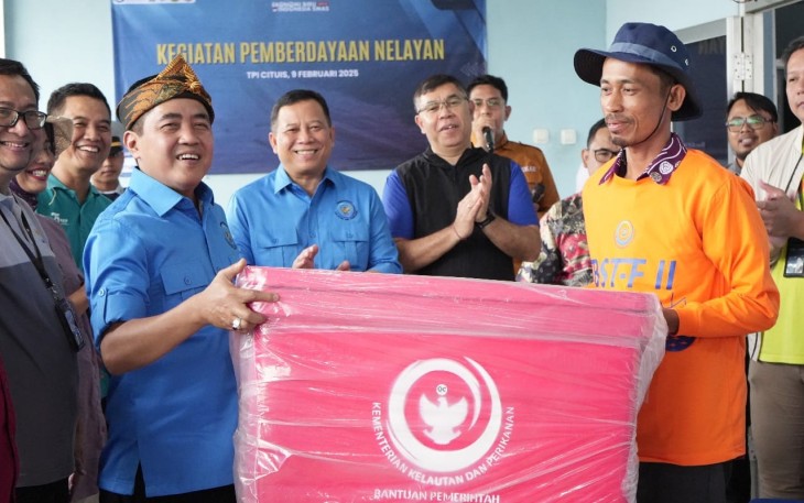 KKP Bantu Nelayan Terdampak Pagar Laut Tanggerang Jadi Lebih Produktif