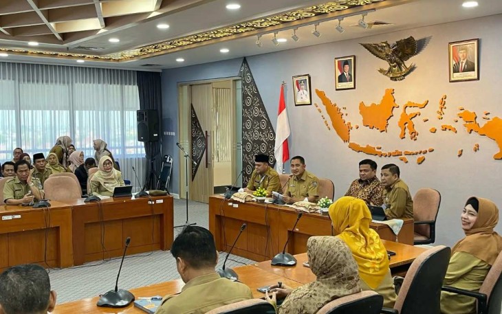 Wakil Wali Kota (Wawalkot) Depok, Chandra Rahmansyah memberikan arahan dan sambutan pada Forum Rencana Kerja (Renja) Inspektorat Daerah (Irda) Tahun 2025 di Ruang Edelweis Lantai 5 Balai Kota, Senin (03/03/25)