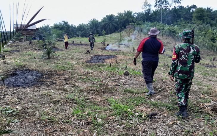 Satgas TMMD Ke-124 Kodim 0408/BS Bersama Warga Buka Lahan Tidur Menjadi Lahan Produktif