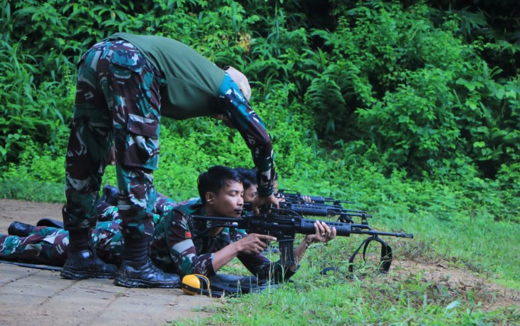 Personel Sathanlan Lanud Sultan Hasanuddin  Gelar Latihan Menembak