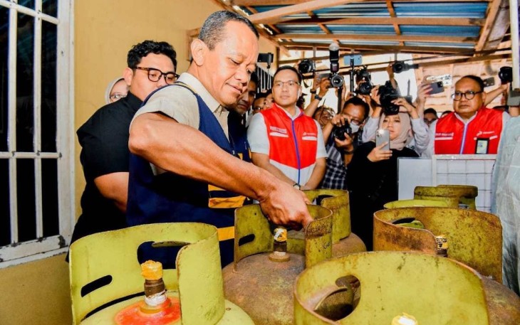 Menteri Energi dan Sumber Daya Mineral (ESDM), Bahlil Lahadalia Kunjungi Pangkalan LPG di Kalsel