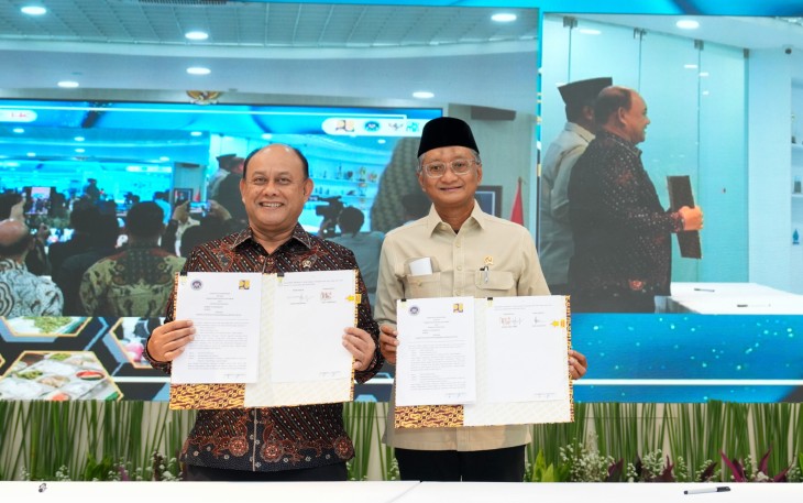 Penandatanganan perjanjian kerjasama dalam Pembangunan dapur beserta fasilitas pendukungnya pada Program Makan Bergizi Gratis antara Menteri PU Dody Hanggodo dengan Kepala Badan Gizi Nasional Dadan Hindayana di Pendopo Kementerian PU, Sabtu (22/3/2025)