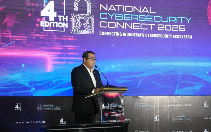 Menteri Ekonomi Kreatif, Teuku Riefky Harsya, memberi sambutan pada acara National Cybersecurity Connect (NCC) 2025, Jakarta, Rabu (29/10/2025).