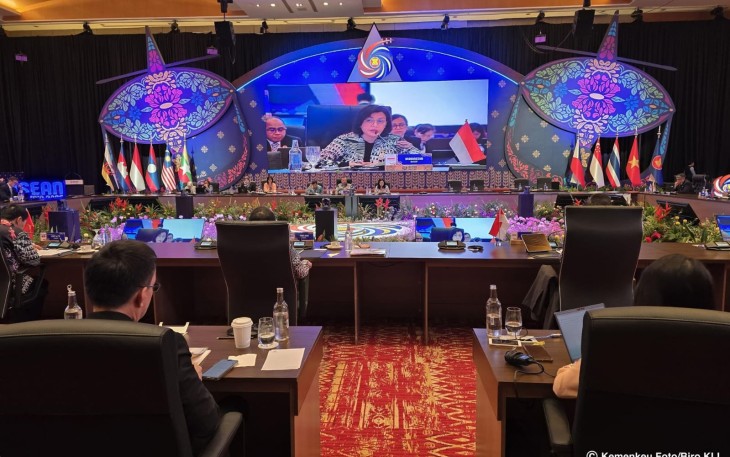 Menteri Keuangan (Menkeu) Sri Mulyani Indrawati menghadiri 12th ASEAN Finance Minister and Central Bank Governor Meeting (AFMGM) di Kuala Lumpur, Malaysia pada Kamis (10/04)