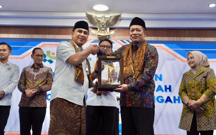 Menkop, saat membuka acara Musyawarah Wilayah Dewan Koperasi Indonesia (Dekopin) wilayah Jawa Tengah di Kantor Gubernur Jawa Tengah, Semarang, Jumat (21/11).