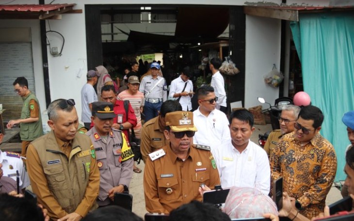 Wakil Bupati Natuna Jarmin Sidik melakukan Sidak dadakan (Inspeksi) memantau harga dan ketersedian bahan pangan selama bulan Ramadhan dan menjelang puncak Idul Fitri 1446 Hijriyah