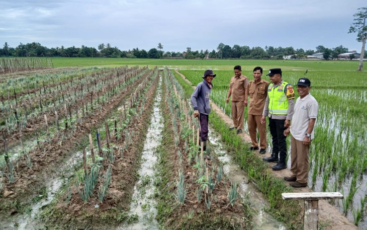 Polsek Belitang III Laksanakan Pendampingan Dukung Ketahanan Pangan Asta Cita Tahun 2025