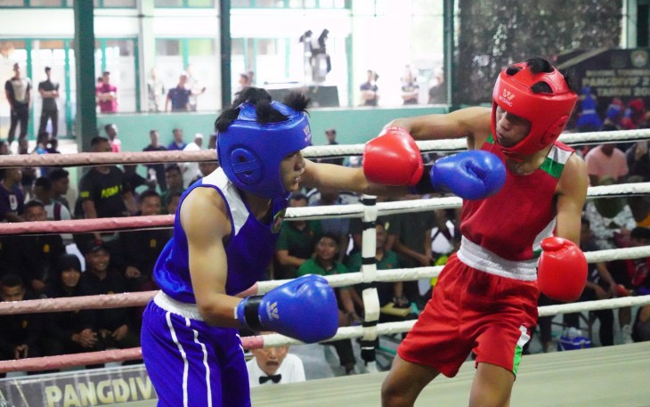 Panglima Divisi Infanteri 2 Kostrad, Mayjen TNI Susilo, secara resmi membuka Boxing Tournament Piala Pangdivif 2 Kostrad yang berlangsung di Gor Vira Cakti Yudha Madivif 2 Kostrad, Desa Ardimulyo, Kecamatan Singosari, Kabupaten Malang, pada Jumat (18/4)