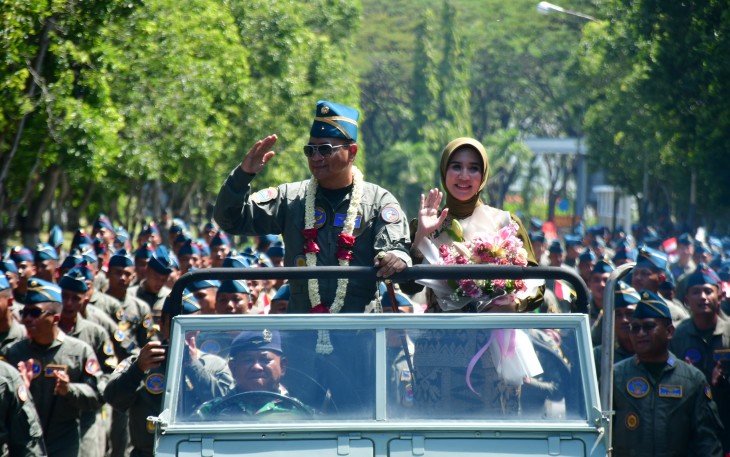 Tradisi Pisah Sambut Komandan Pusat Penerbangan TNl Angkatan Laut (Danpuspenerbal) dari Laksda TNl Sisyani Jaffar kepada Laksma TNl Bayu Alisyahbana yang dihelat di Gedung Brahmastra, Lanudal Juanda, Puspenerbal, Sidoarjo, Sabtu (10/5/2025)